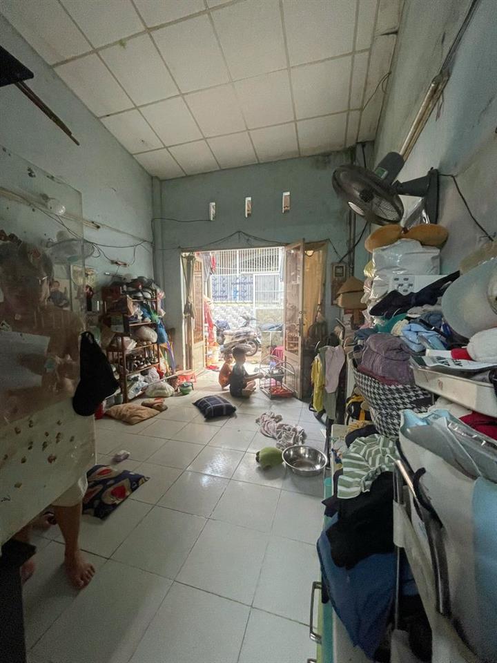 nhà cấp 4 . tiện xây mới 46m2 . quận 4