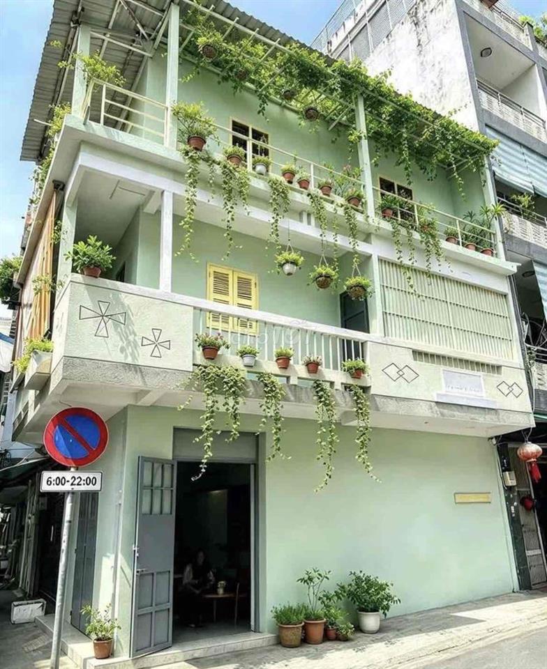 cho thuê nhà 2 lầu căn góc 2 mặt tiền đường số Quận 4