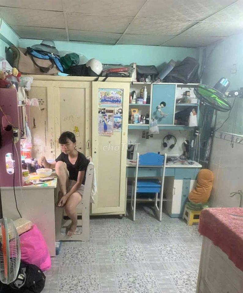 NHÀ CẤP 4 TIỆN XÂY MỚI NGANG 8 HẺM XE HƠI QUẬN 4