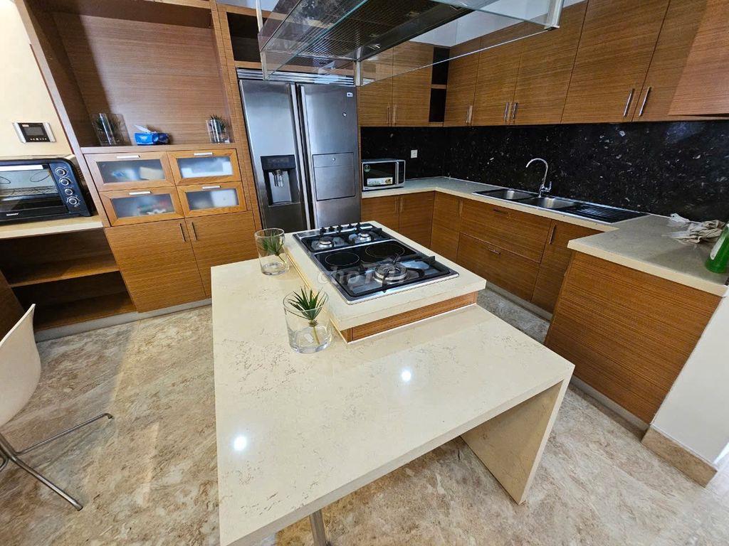 Cho thuê căn Penthouse Cộng Hòa Garden 150m2 4PN 3WC Đủ Nội Thất.