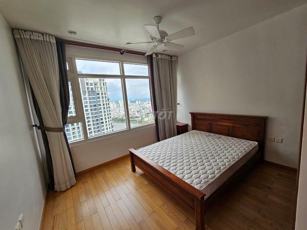Cho thuê căn Penthouse Cộng Hòa Garden 150m2 4PN 3WC Đủ Nội Thất.