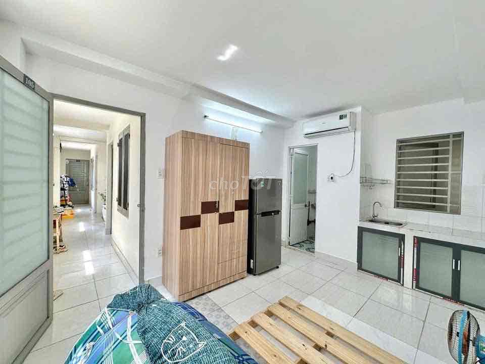 PHÒNG STUDIO FULL NỘI THẤT GIÁ 3tr9 có thể ở liền cửa sổ trời