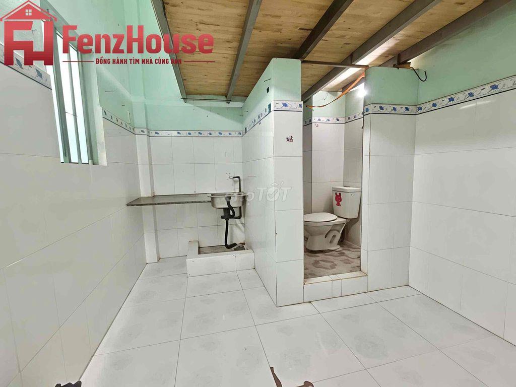 2tr8 phòng gác gần khu chế xuất, nhận người đi làm và hssv