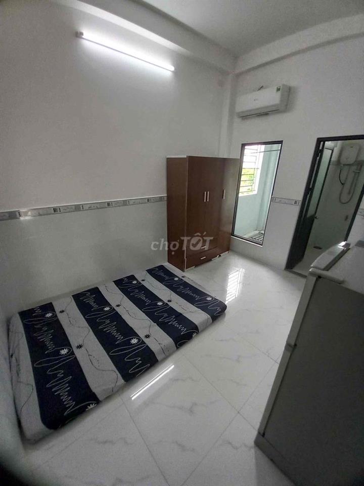studio full nội thất, nhận pet nhà mới ra vào 2 lốp vân tay