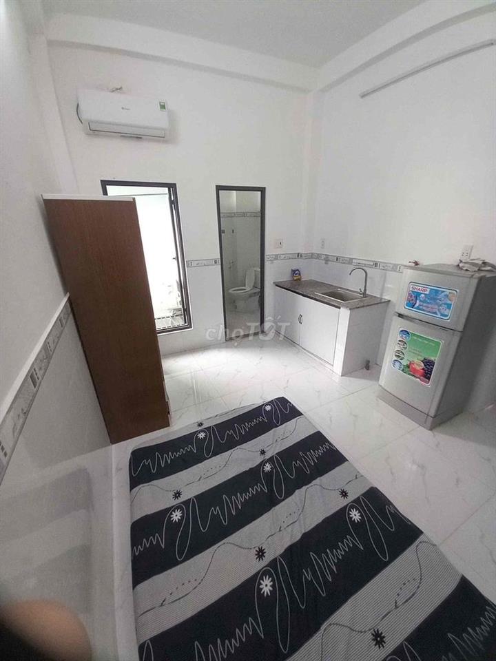 studio full nội thất, nhận pet nhà mới ra vào 2 lốp vân tay