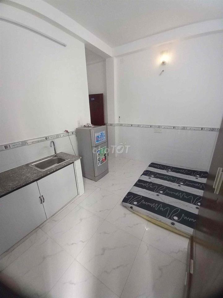 studio full nội thất, nhận pet nhà mới ra vào 2 lốp vân tay