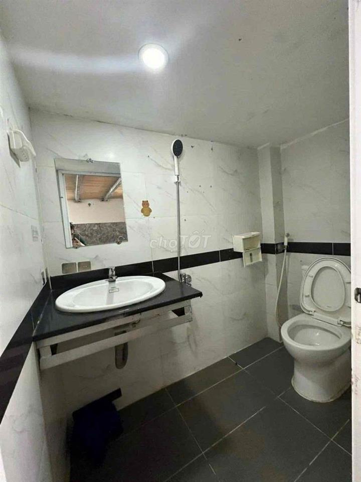 phòng gác 35m2 tại hẻm 134 nguyễn thị thập 3 người thoải mái gác cao