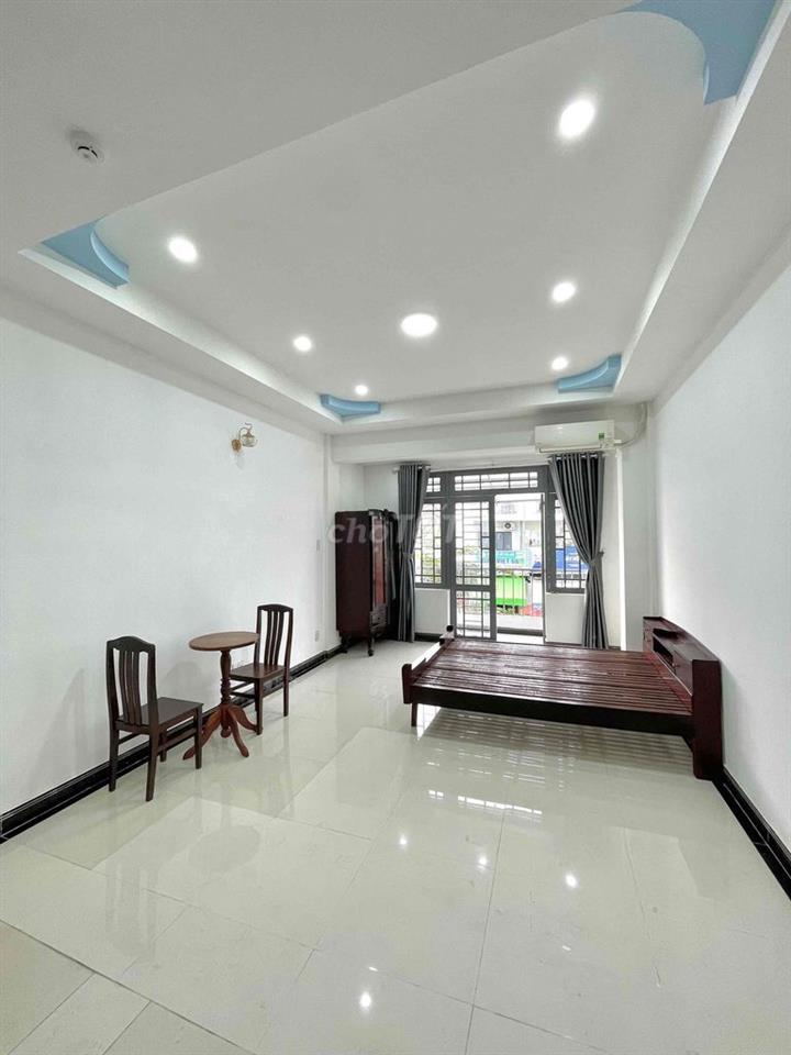 Phòng trọ ban công đường Tạ Quang Bửu, Quận 8