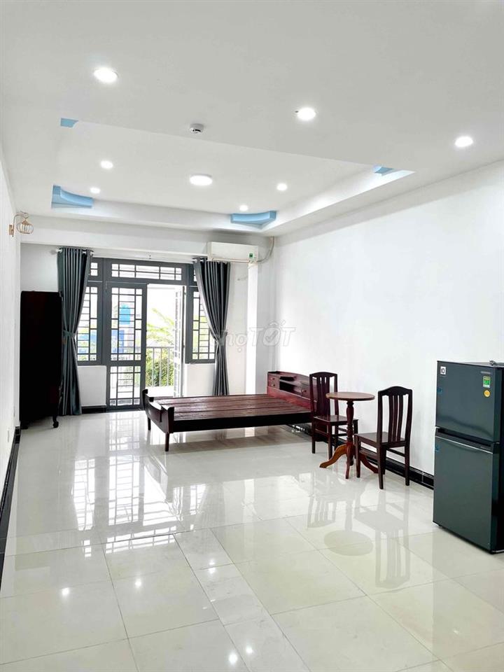 Phòng trọ ban công đường Tạ Quang Bửu, Quận 8