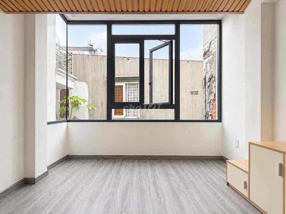 Duplex Cửa Sổ Trời 30m2 Ánh Sáng Tự Nhiên - Ngay Âu Cơ