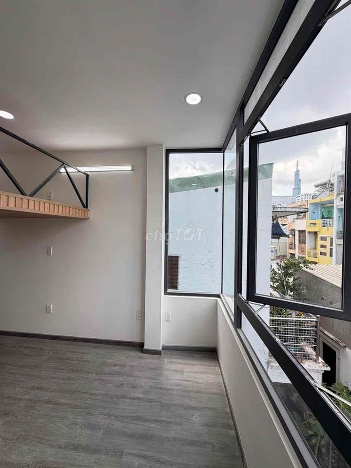 Duplex Cửa Sổ Trời 30m2 Ánh Sáng Tự Nhiên - Ngay Âu Cơ