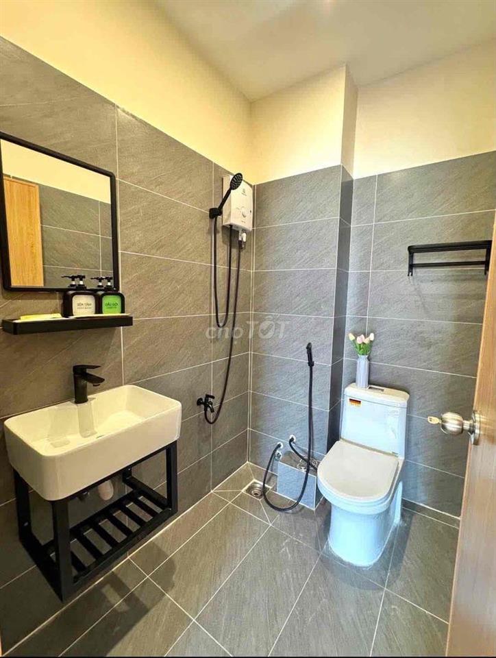 CĂN HỘ STUDIO BAN CÔNG CAO CẤP - NGAY PHẠM VĂN HAI TIỆN ĐI BK- VAA-UEH