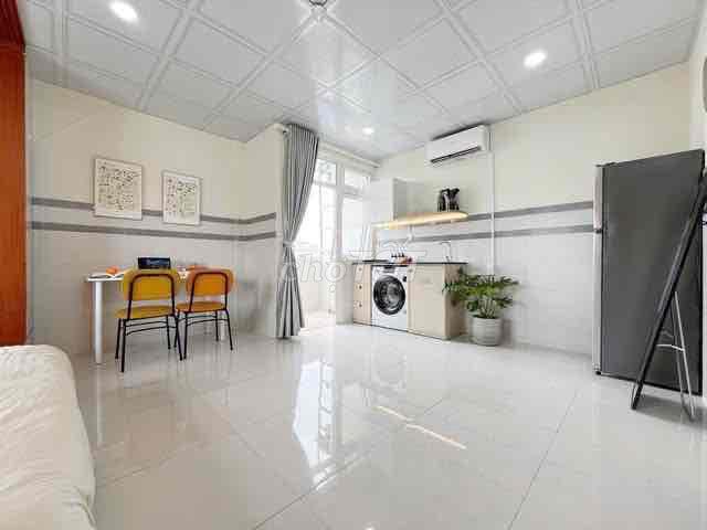 CĂN HỘ DỊCH VỤ BAN CÔNG FULL NỘI THẤT - TIỆN DI CHUYỂN :   VAA ,  UFM