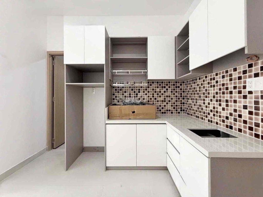 CĂN HỘ CAO CẤP 2 PHÒNG NGỦ NGAY LẠC LONG QUÂN - TIỆN DI CHUYỂN Q10, Q3