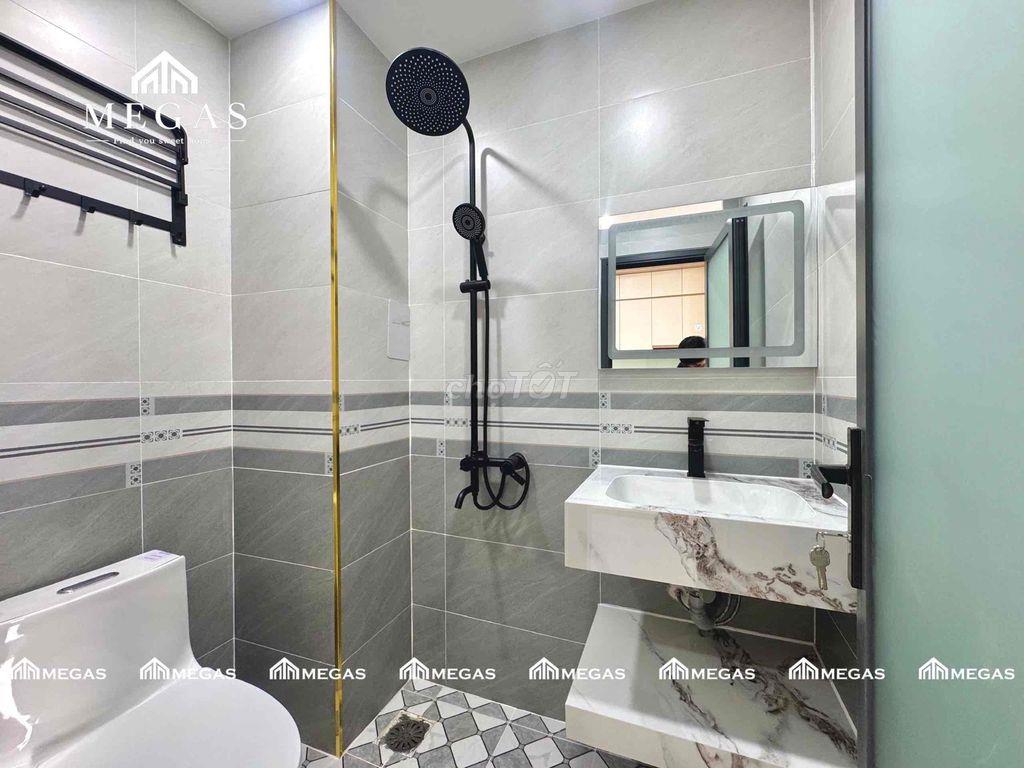 CĂN HỘ DỊCH VỤ CAO CẤP NGAY LẠC LONG QUÂN TIỆN QUA QUẬN 10 QUẬN 3