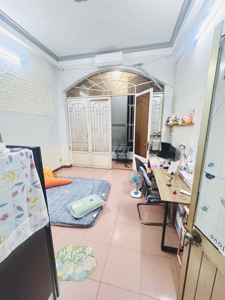 Phòng trọ có ban công, tolet riêng, bếp riêng (phòng trống)