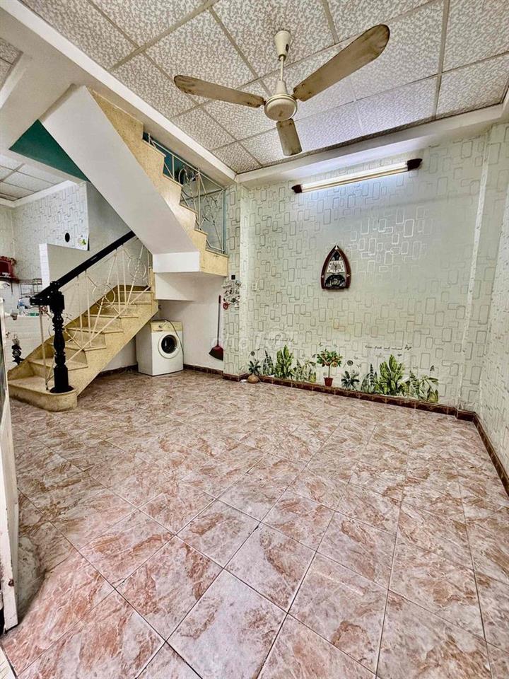 Cho thuê nhà nguyên căn 2PN máy lạnh (chính chủ)