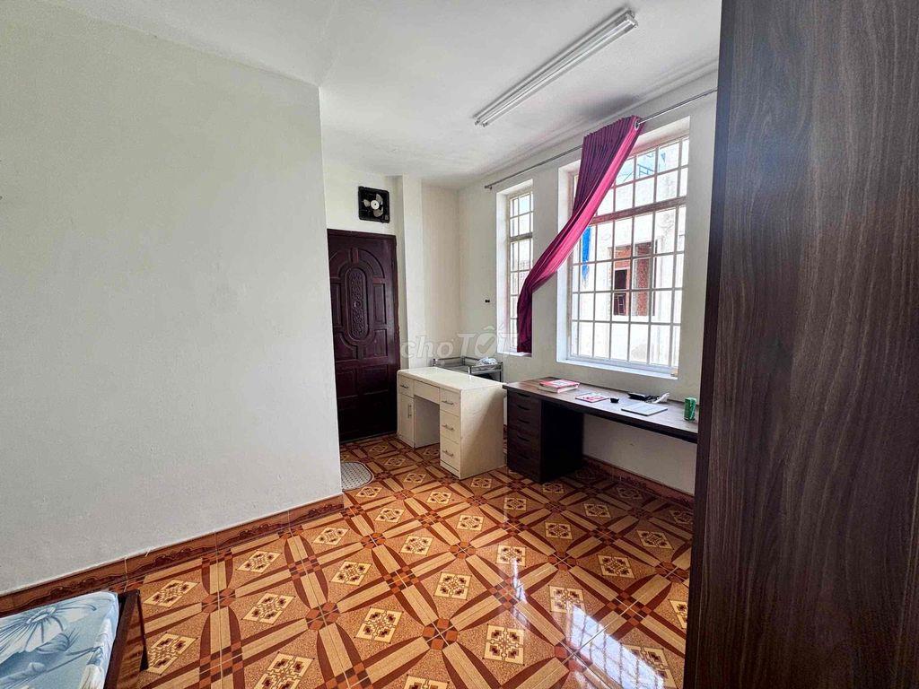 phòng trọ rẻ, đẹp, thuận tiện đi lại.  Mặt tiền Gò Dầu Tân Sơn Nhì