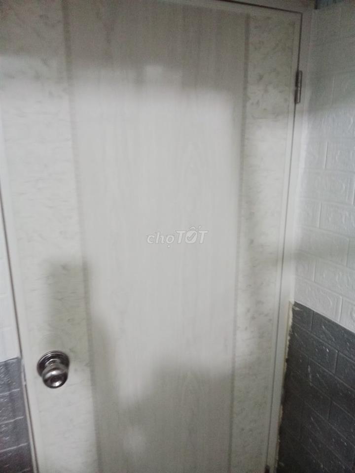 Cần tìm 01 bạn nam ở ghép , ưu tiên người làm công ty , văn phòng ...