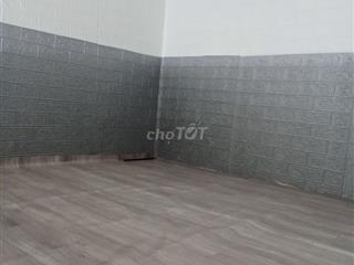 Cần tìm 01 bạn nam ở ghép , ưu tiên người làm công ty , văn phòng ...