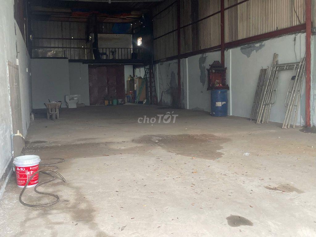 Cho thuê Mặt bằng Gần 550, 200m2, giá 8tr