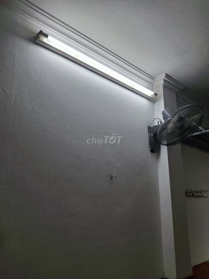 Cho thuê phòng. Ưu tiên Nam. Có tủ, giường, điều hòa, nóng lạnh. Vskk.