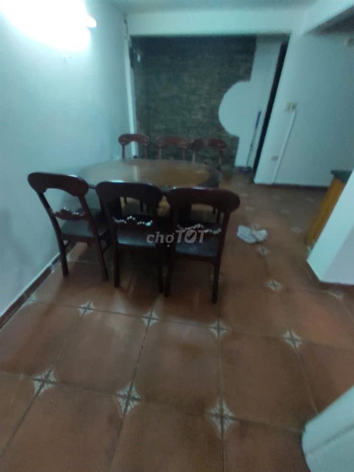 nhà nguyên căn, 3 tầng 4 PN 3 WC gần ngã tư Ô Chợ Dừa cạnh bến xe buýt