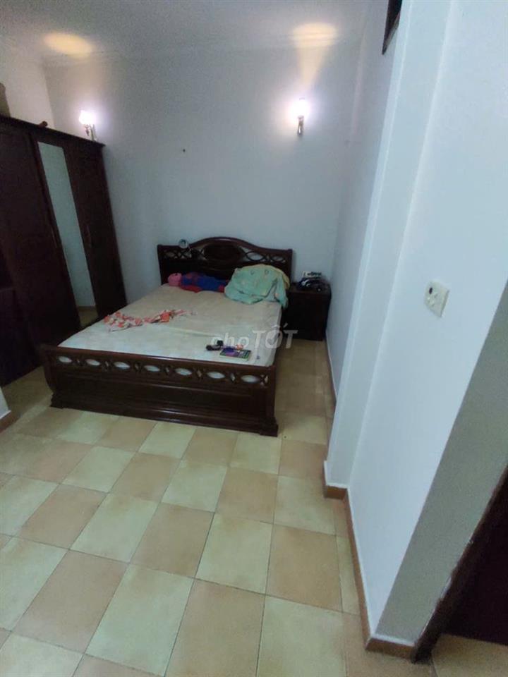 nhà nguyên căn, 3 tầng 4 PN 3 WC gần ngã tư Ô Chợ Dừa cạnh bến xe buýt
