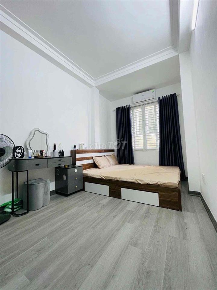 Chính chủ tôi cần bán nhà Ngõ quỳnh (thoáng 2 mặt trước sau,ngõ rộng)