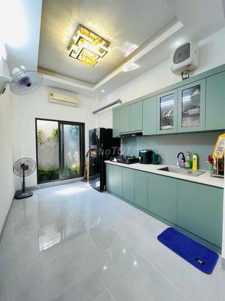 Chính chủ tôi cần bán nhà Ngõ quỳnh (thoáng 2 mặt trước sau,ngõ rộng)
