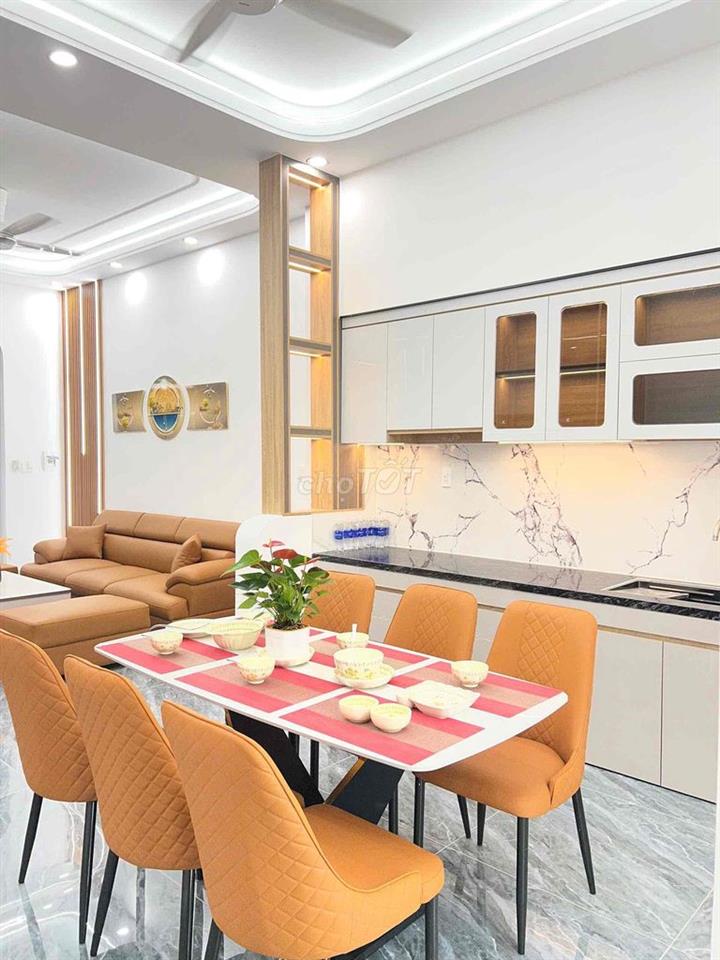 Nhà 1 trệt 1 lầu Cách ĐT 743 Nguyễn Văn Luông 200m đường ô tô7m