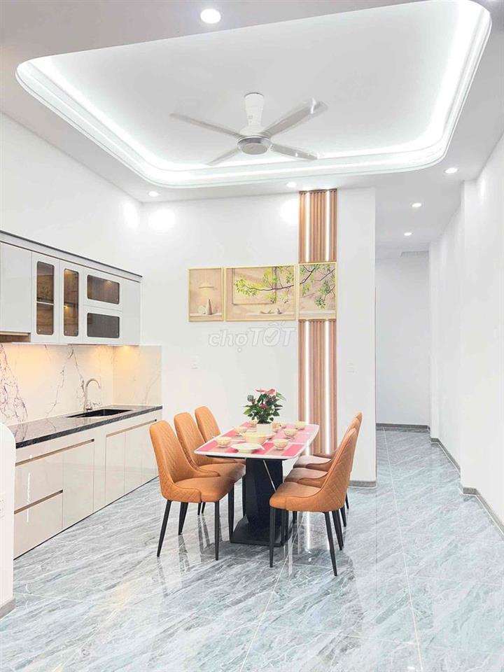 Nhà 1 trệt 1 lầu Cách ĐT 743 Nguyễn Văn Luông 200m đường ô tô7m