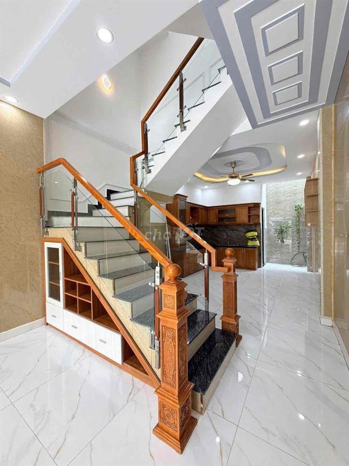 Nhà Đẹp Trong KDC Đồng Bộ Gần Ngã 4 Miếu Ông Cù