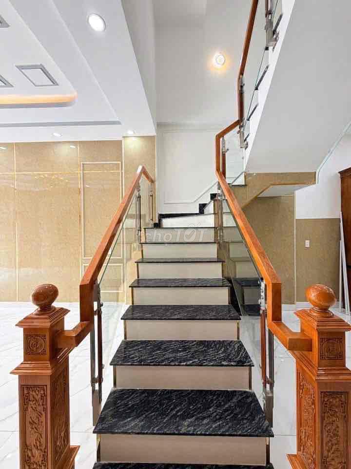 Nhà Đẹp Trong KDC Đồng Bộ Gần Ngã 4 Miếu Ông Cù