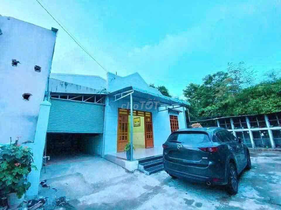 Bán nhà khu phố Bình Đức 1. Phường bình hòa .ngang 14.3x10=142.9m thổ