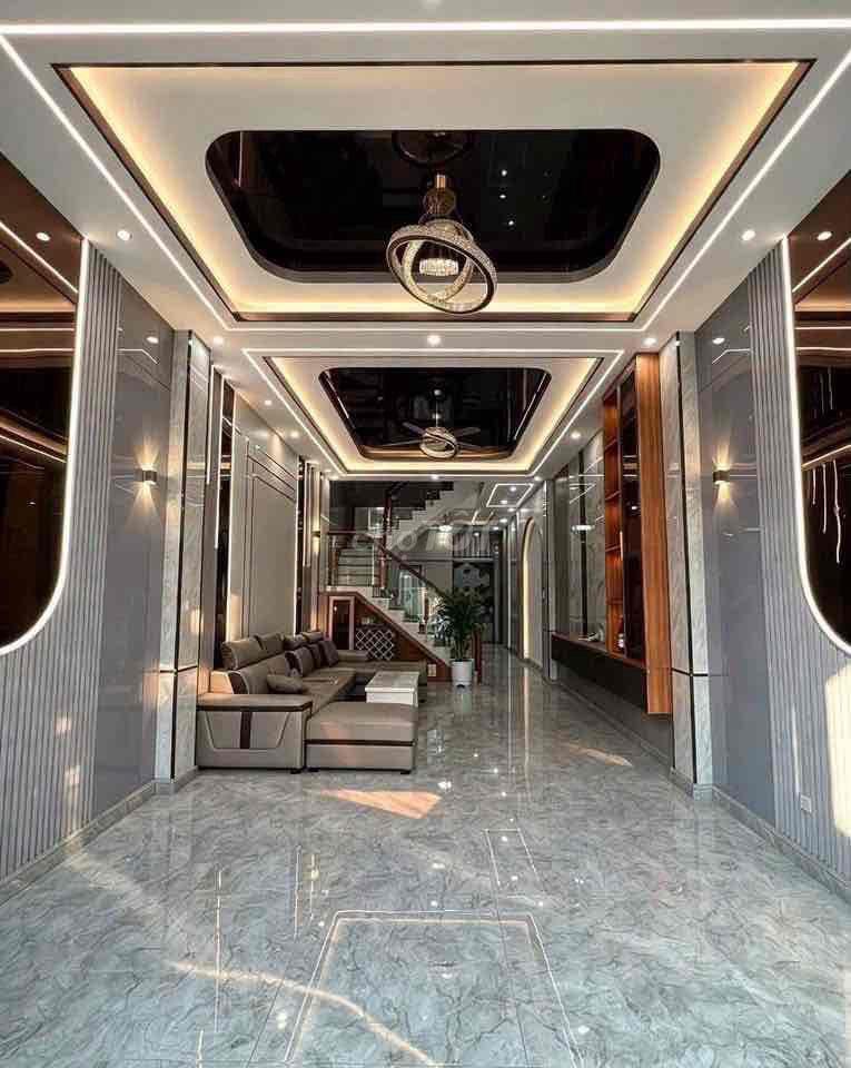 Nhà 1 trệt 2 lầu + sân thượng  Hoàn công _ KDC Đồng bộ  Tặng nội thất