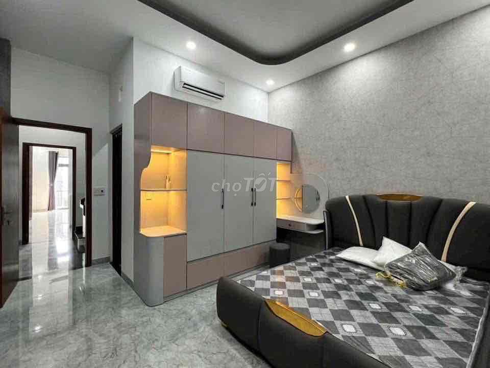 Nhà 1 trệt 2 lầu + sân thượng  Hoàn công _ KDC Đồng bộ  Tặng nội thất