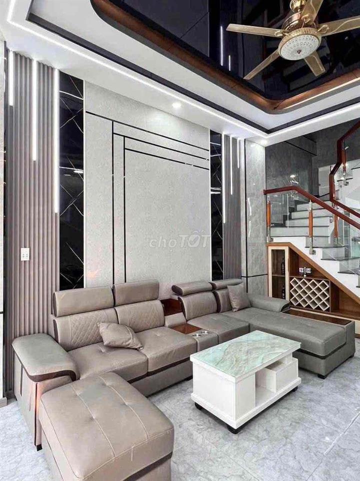 Nhà 1 trệt 2 lầu + sân thượng  Hoàn công _ KDC Đồng bộ  Tặng nội thất
