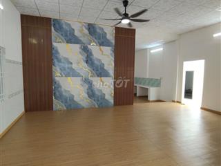 Chính chủ cần bán 208m2 đất có sẵn 2 căn nhà ở cổng KCN Mỹ Phước 3 