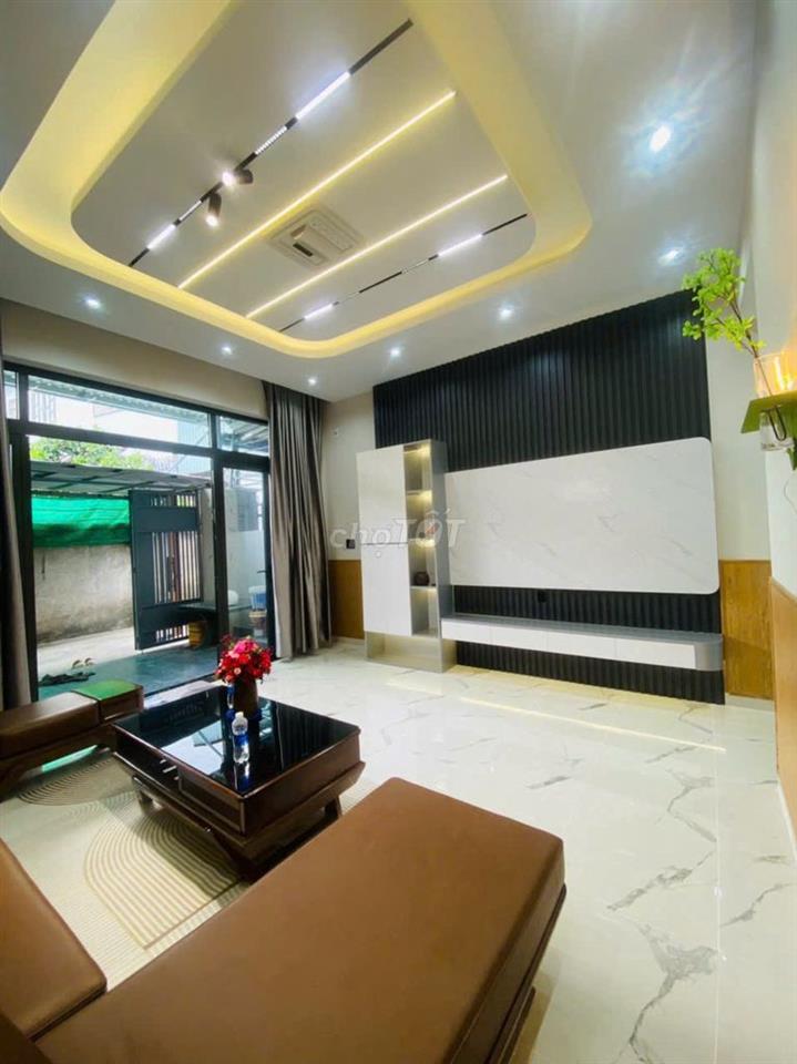 Cho thuê nhà ở gần ngã 4 Sở Sao