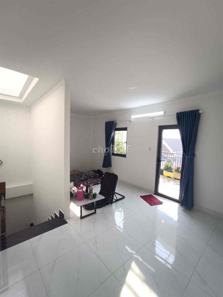 cần bán nhà 2 lầu để đi định cư bình chuẩn 28