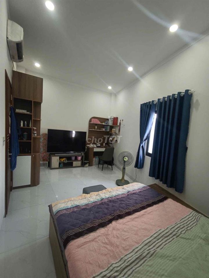cần bán nhà 2 lầu để đi định cư bình chuẩn 28