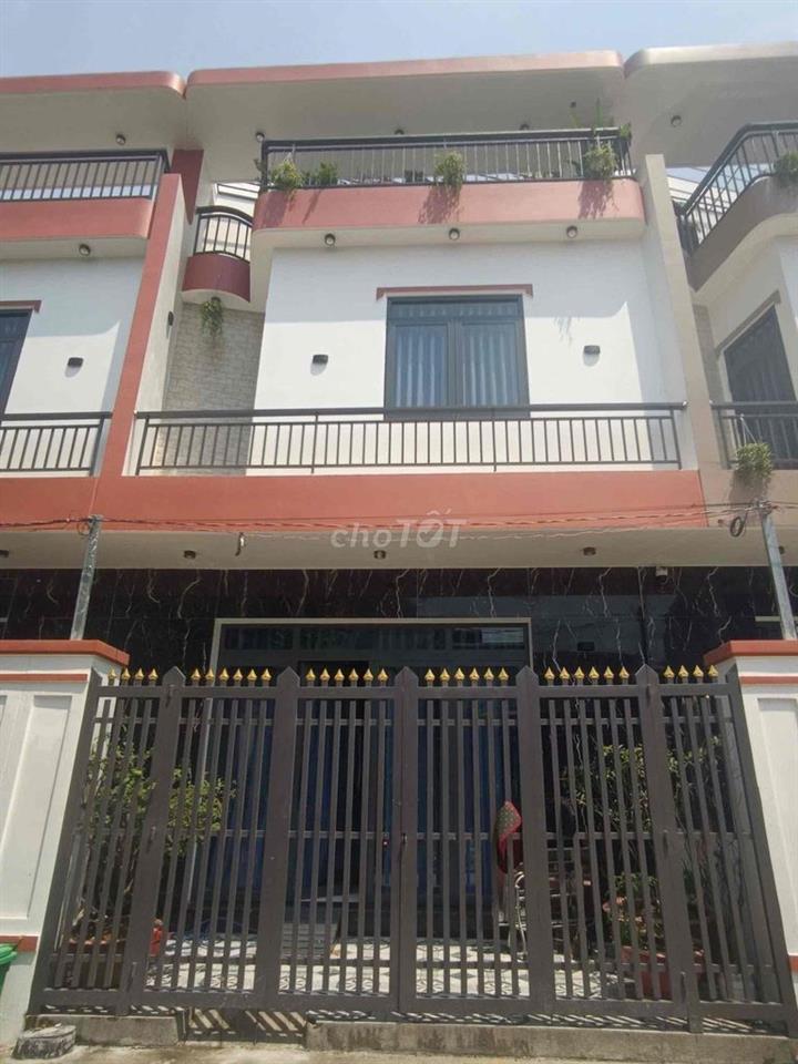 cần bán nhà 2 lầu để đi định cư bình chuẩn 28