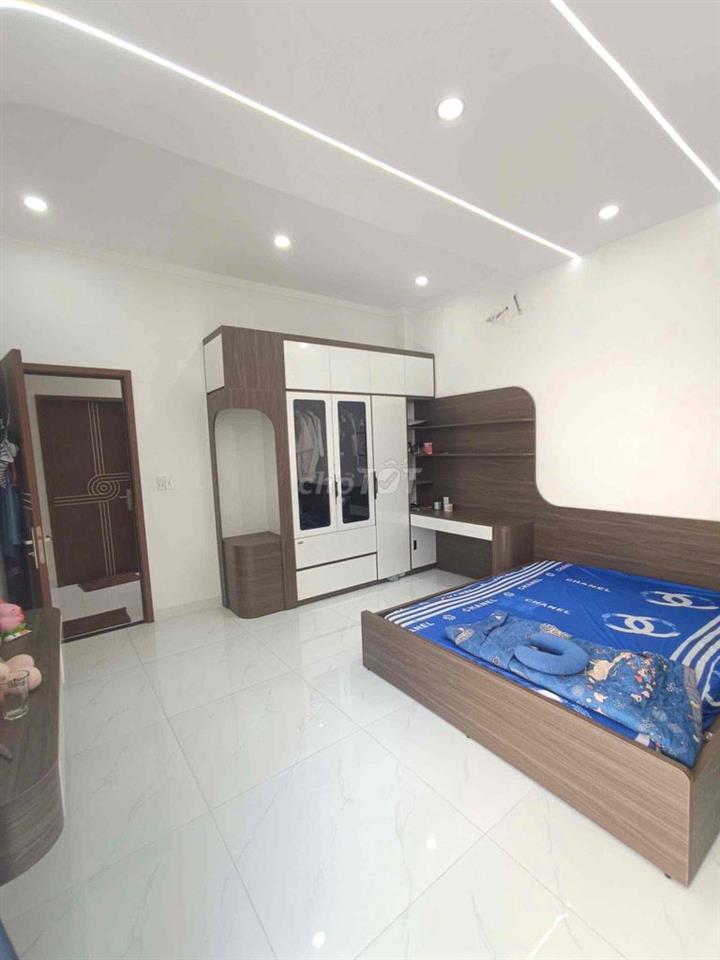 cần bán nhà 2 lầu để đi định cư bình chuẩn 28