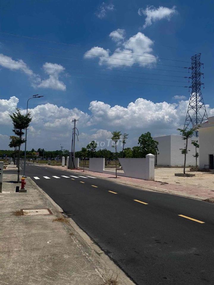Cần bán gấp lô đất 70m2, MT DT741, gần kcn visip 2, sổ riêng.