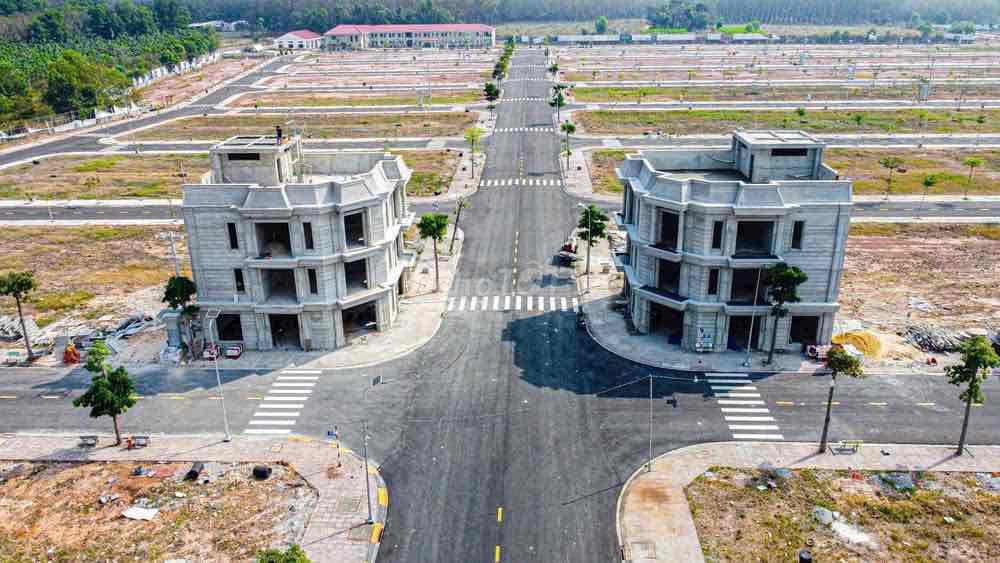 Cần bán gấp lô đất 70m2, MT DT741, gần kcn visip 2, sổ riêng.
