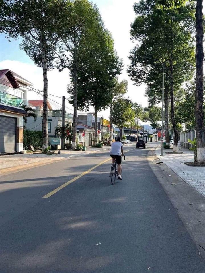 Bán gấp 300m2 thổ cư khu vực trung tâm phường