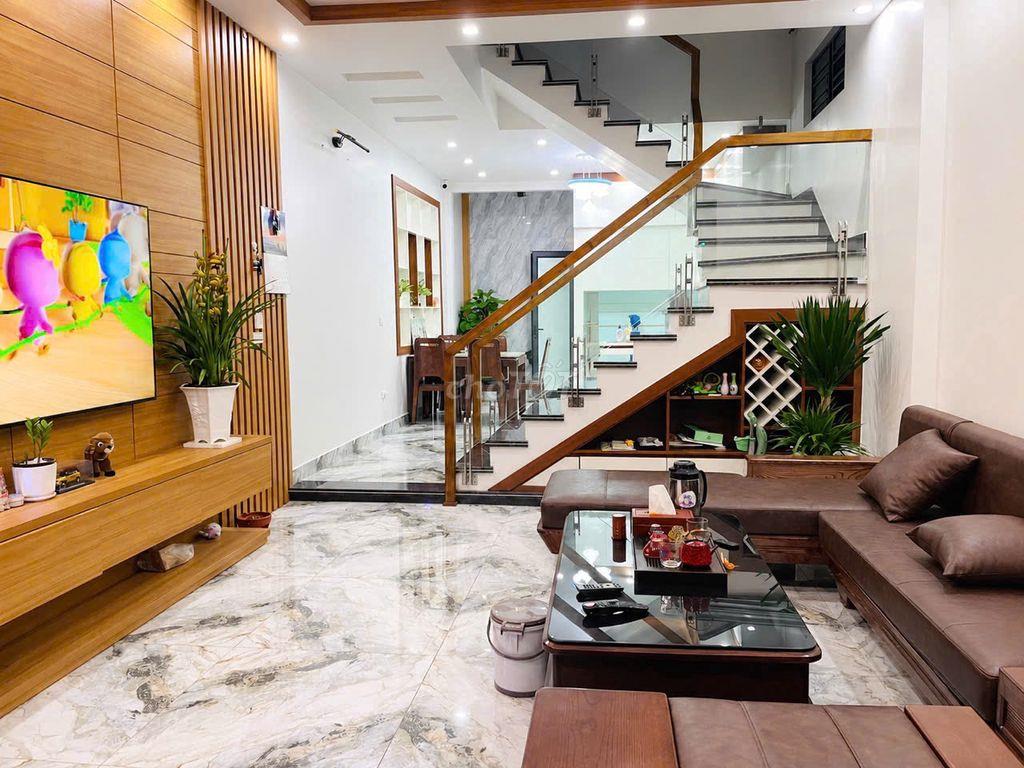 Nhà 4 tầng đẹp long lanh, trung tâm Quận Hải An