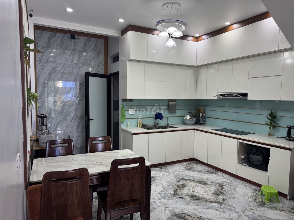 Nhà 4 tầng đẹp long lanh, trung tâm Quận Hải An