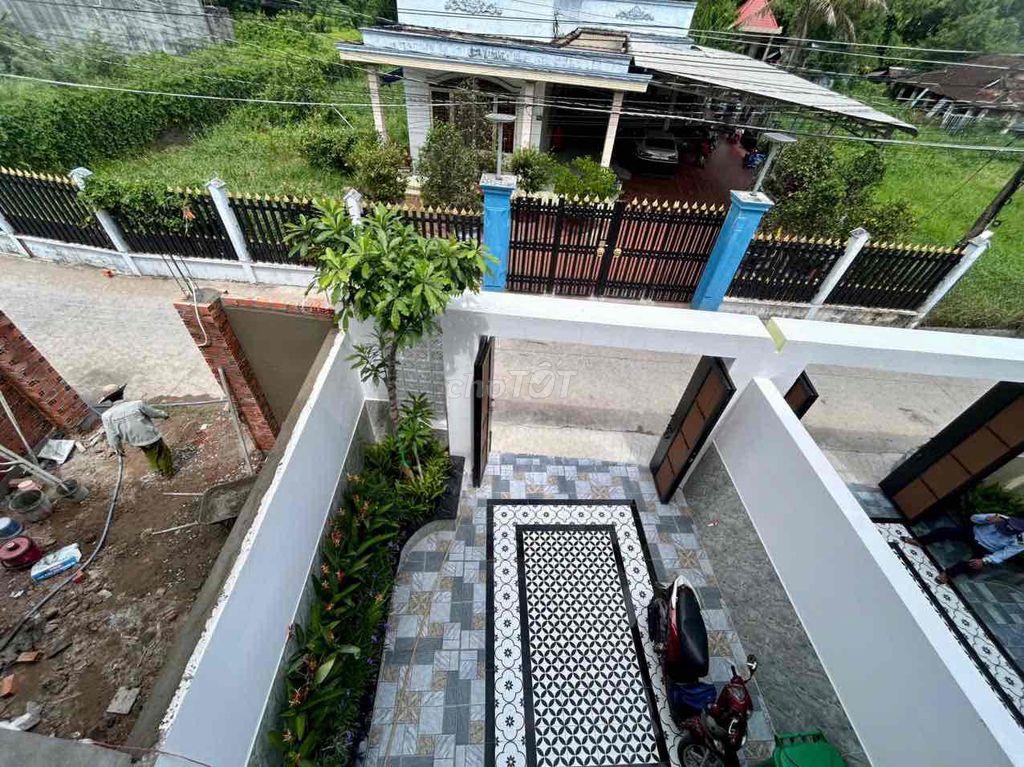 nhà ngộp cần bán gấp , ngay trung tâm
